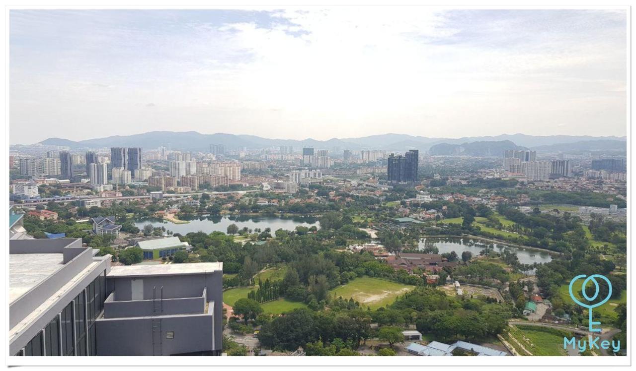 星汇吉隆坡型格麦基全球公寓式酒店 外观 照片 View of the park from the residential area